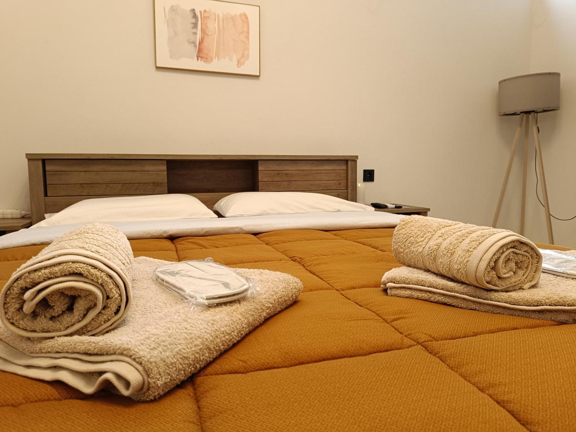 Giorgio Patrasso - Micro Apartment In The Center Of パトラ エクステリア 写真