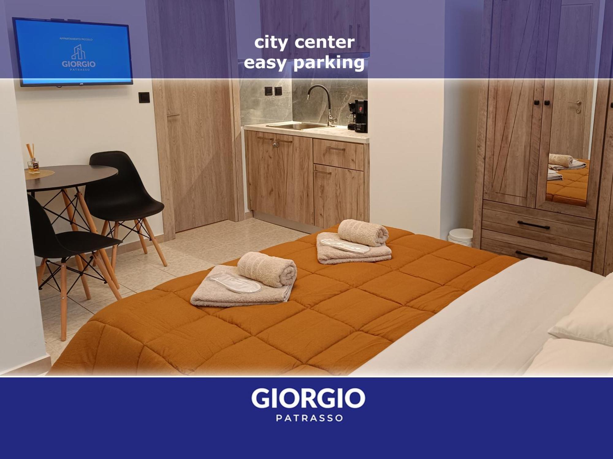Giorgio Patrasso - Micro Apartment In The Center Of パトラ エクステリア 写真