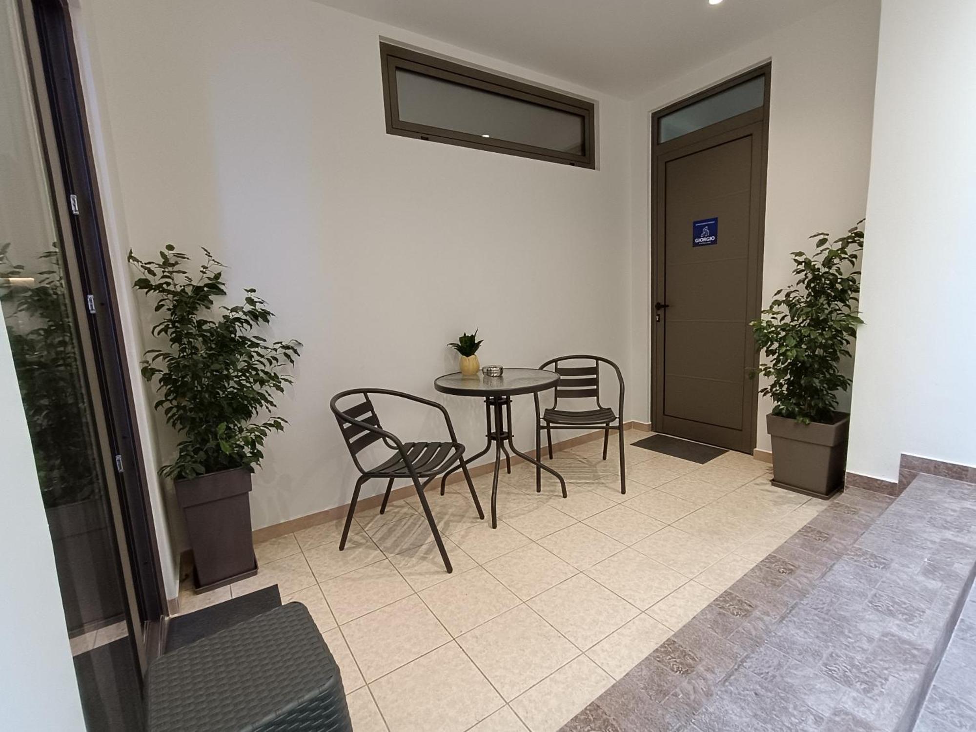 Giorgio Patrasso - Micro Apartment In The Center Of パトラ エクステリア 写真