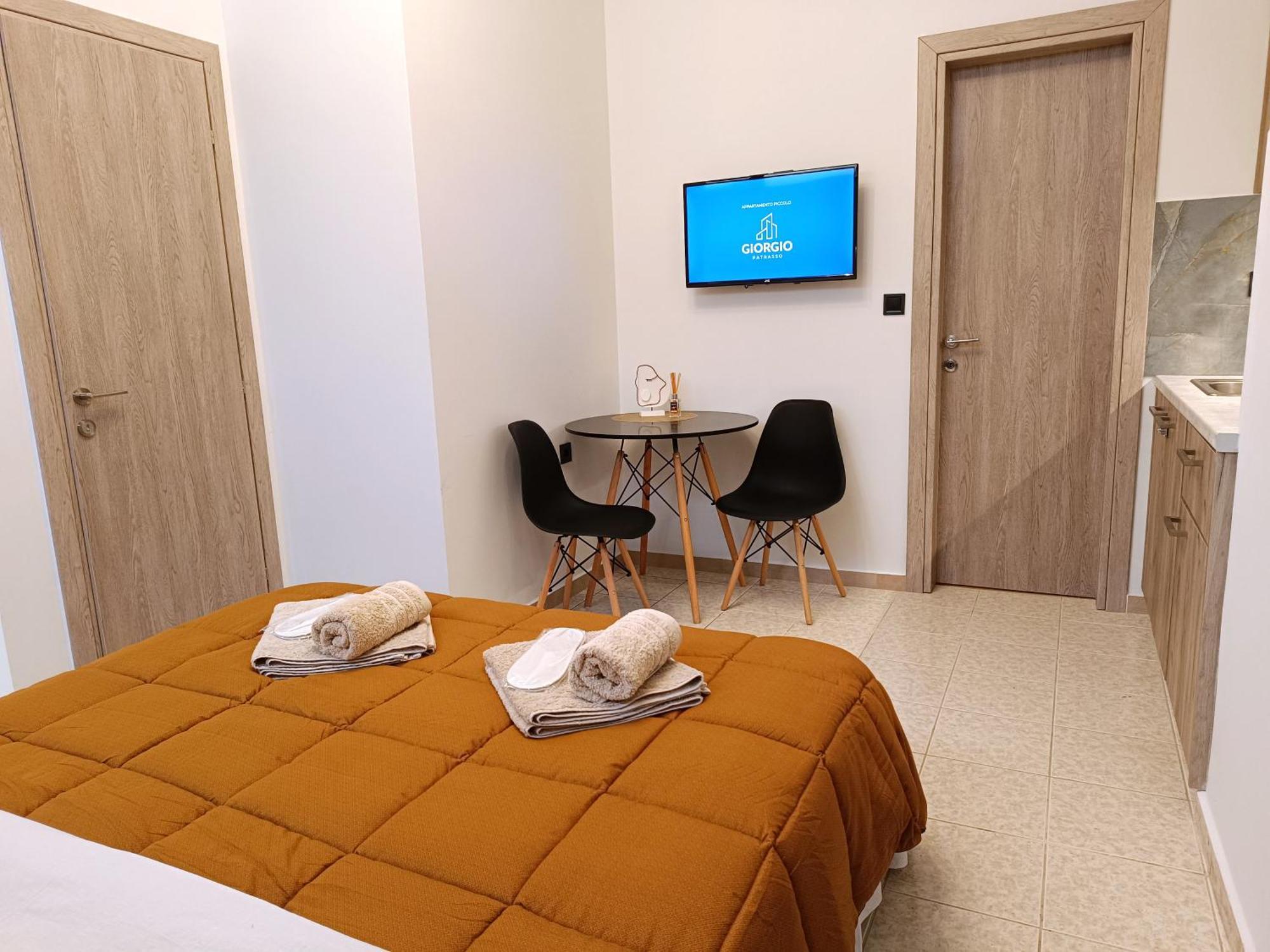 Giorgio Patrasso - Micro Apartment In The Center Of パトラ エクステリア 写真
