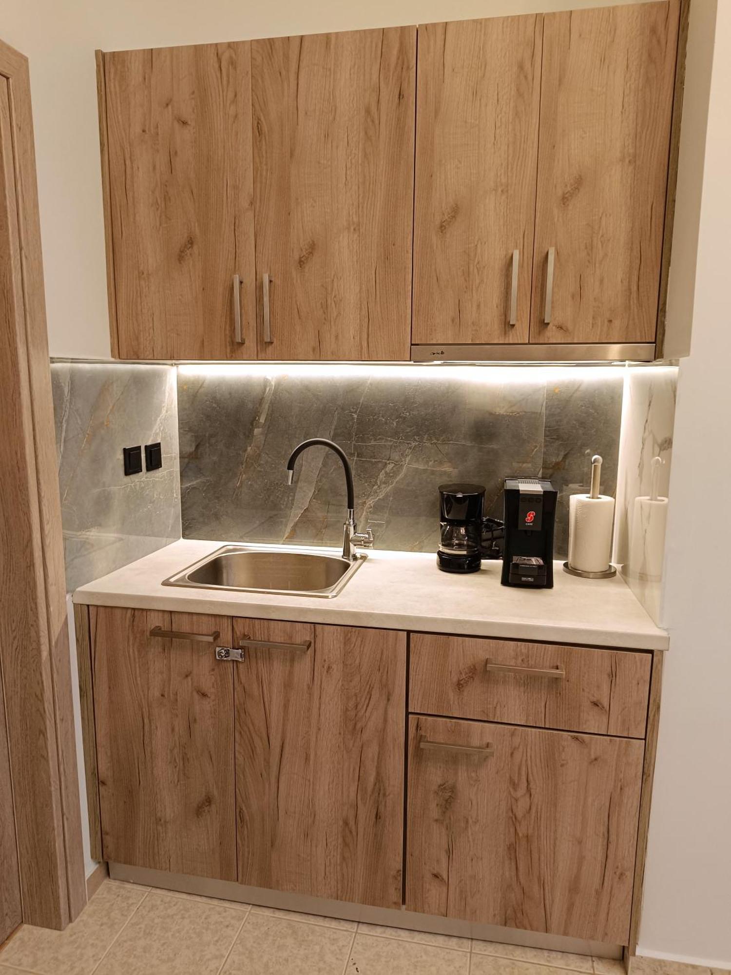 Giorgio Patrasso - Micro Apartment In The Center Of パトラ エクステリア 写真